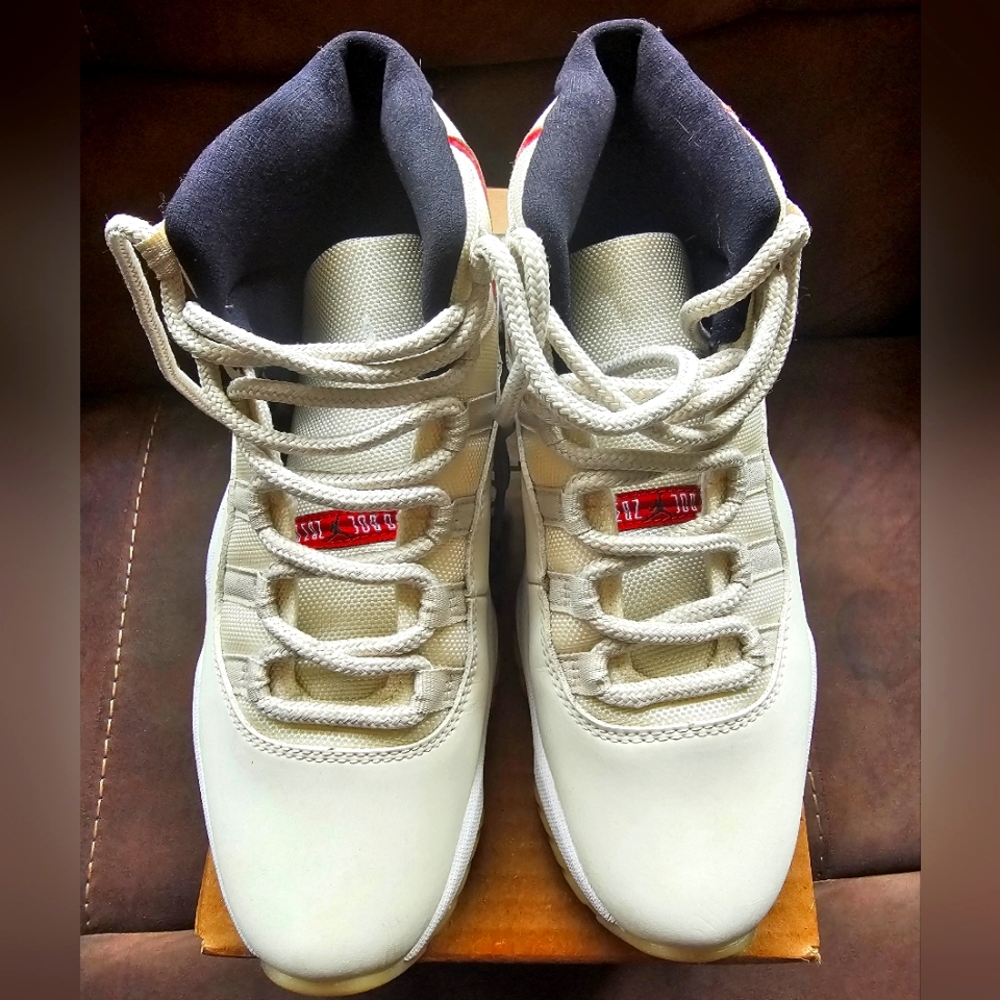 Nike Air Jordan 11 Retro Men's Shoes Platinum Tint/University Red 378037-016